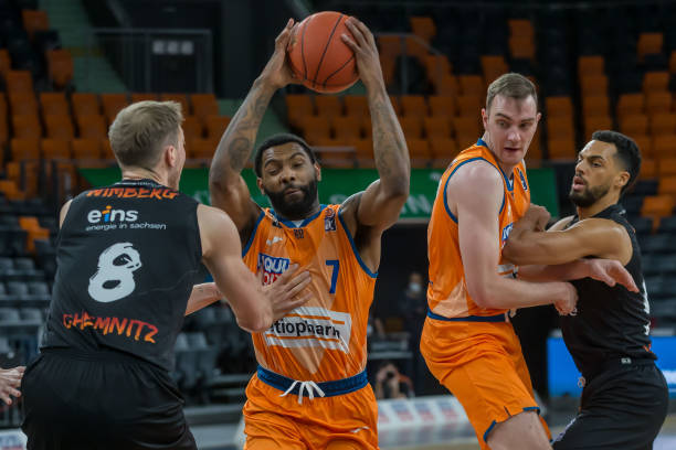 了鹈鹕的战 了鹈鹕的战