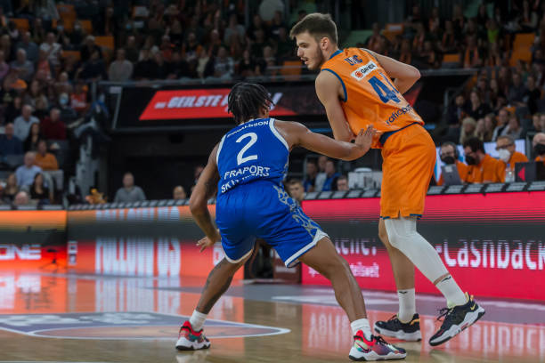 据她的康复 据她的康复